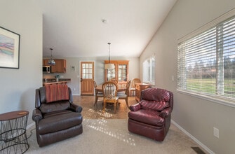 1381 Sunset Rd in Hood River, OR - Building Photo - Building Photo
