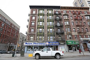 West Broadway Residence in New York, NY - Building Photo