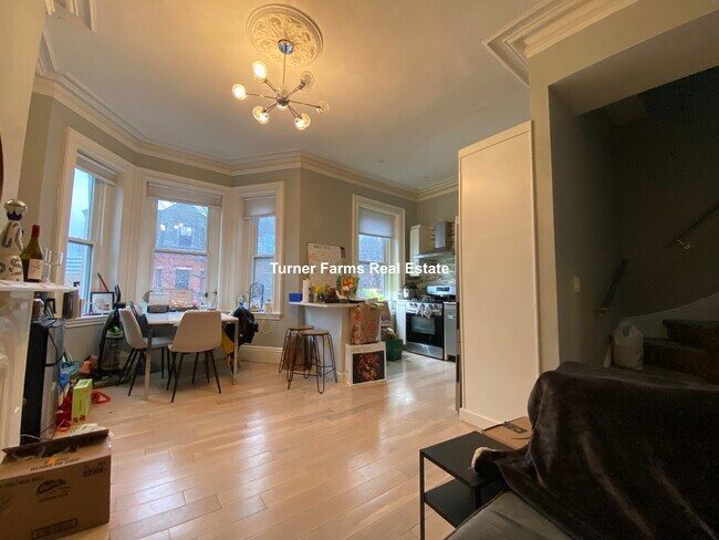 1 Wigglesworth St, Unit 2 in Boston, MA - Foto de edificio - Building Photo