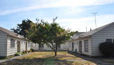 200 S Center St in Newberg, OR - Building Photo - Building Photo