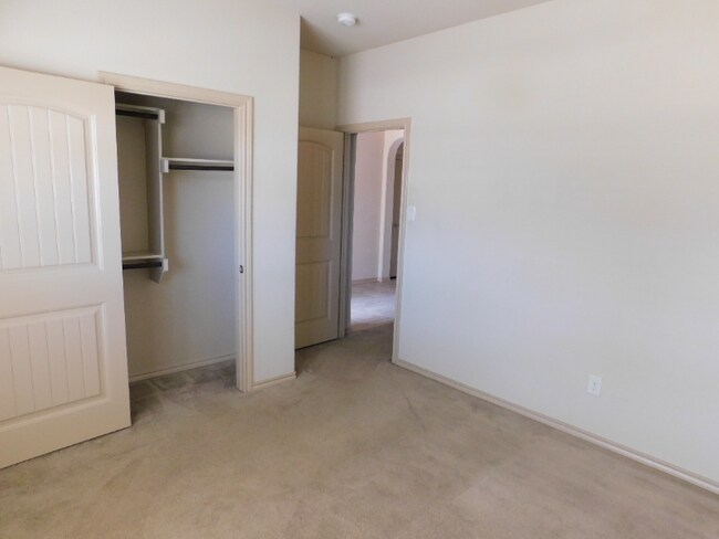 5001 Prestwick Dr in Arlington, TX - Building Photo - Building Photo