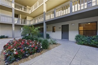 3651 Wild Pines Dr in Bonita Springs, FL - Building Photo - Building Photo