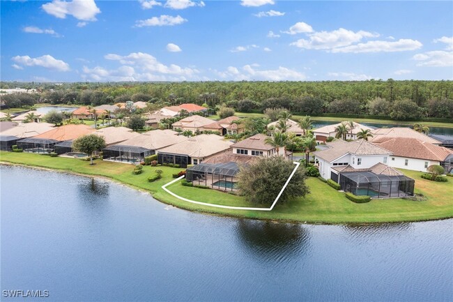 6172 Dogleg Dr in Naples, FL - Foto de edificio - Building Photo