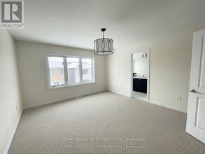 677 Ribstone Ct in Oshawa, ON - Building Photo - Building Photo