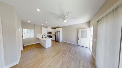 5610 Dorothy Way in San Diego, CA - Building Photo - Building Photo