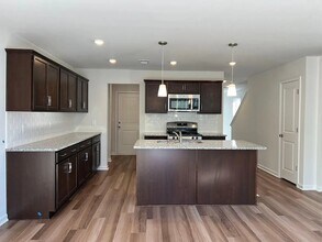 548 Kingfisher Ct in Lexington, SC - Building Photo - Building Photo