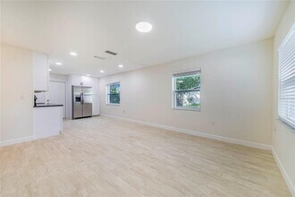 1221 Hartsell Ave in Lakeland, FL - Building Photo - Building Photo