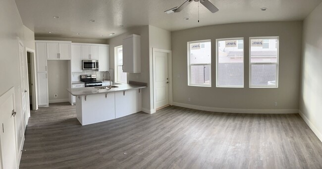 3874 Mustang Vly Dr in Washington, UT - Building Photo - Building Photo