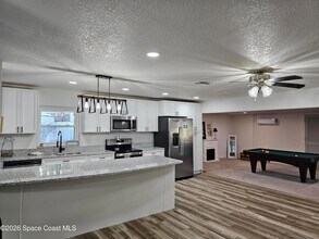 872 Sadnet Cir NE, Unit K104 in Palm Bay, FL - Building Photo - Building Photo