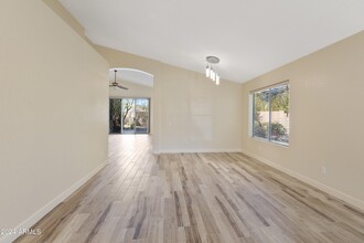3018 E Roveen Ave in Phoenix, AZ - Building Photo - Building Photo