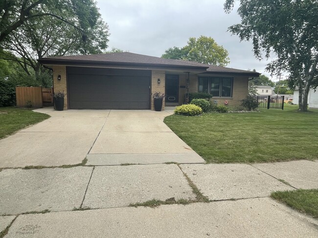 property at 6016 S 19th St