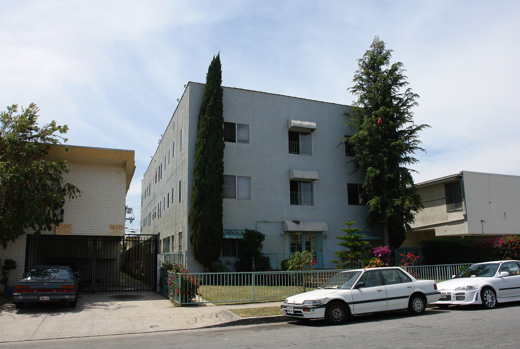 1027 N Ardmore Ave in Los Angeles, CA - Building Photo