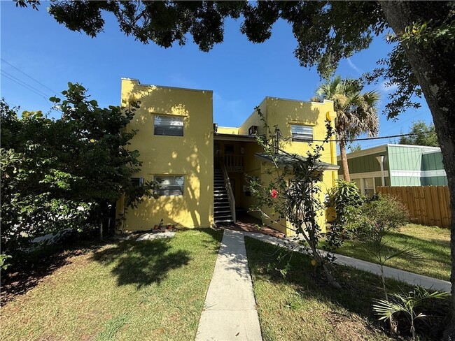 1904 20th Ave, Unit 3 in Vero Beach, FL - Building Photo - Building Photo