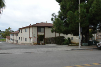 Pacific Vista Apartments in Vista, CA - Building Photo - Building Photo