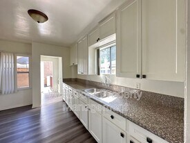 3852 1/2 City Terrace Dr in Los Angeles, CA - Building Photo