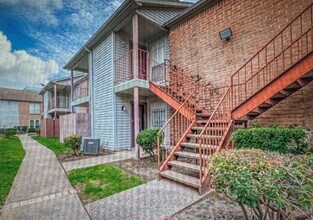 9350 Country Creek St, Unit 25 in Houston, TX - Building Photo - Building Photo