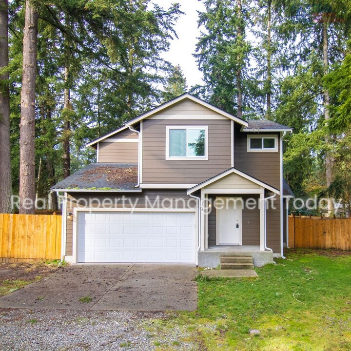 8703 Foxglove Ct SE in Yelm, WA - Foto de edificio