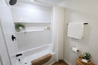 1917 Barger St in League City, TX - Building Photo - Building Photo