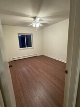 2260 N Summit Ave, Unit 304 in Milwaukee, WI - Building Photo - Building Photo