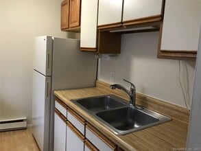 5 Nabby Rd in Danbury, CT - Building Photo - Building Photo