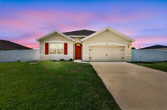 393 SW Tarra Ave in Port St. Lucie, FL - Building Photo - Building Photo