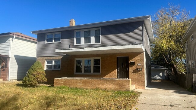 5922 N 84th St in Milwaukee, WI - Building Photo - Building Photo