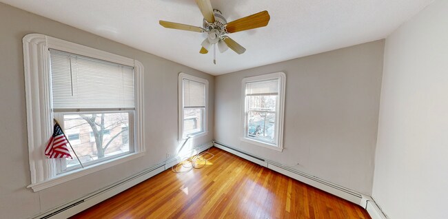 564 Green St in Cambridge, MA - Building Photo - Building Photo