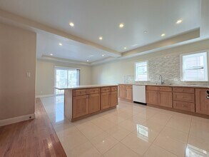 109 Hillcrest Dr in Daly City, CA - Foto de edificio - Building Photo