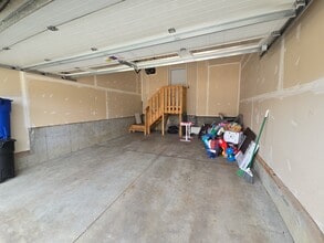 2345 Wonnacott Cres SW in Edmonton, AB - Building Photo - Building Photo