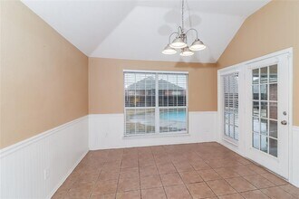 509 SW 158th Terrace in Oklahoma City, OK - Foto de edificio - Building Photo