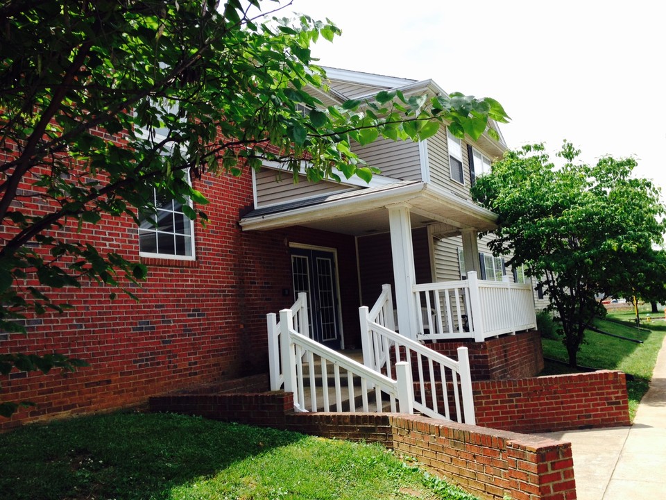 Grant Village in Bowling Green, KY - Foto de edificio