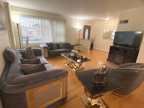 7737 Park Ave in Skokie, IL - Building Photo - Building Photo