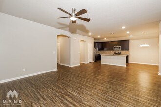 8282 Phantom Fld in San Antonio, TX - Building Photo - Building Photo