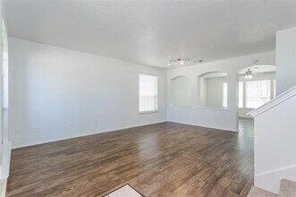 513 Pineview Ln in Fort Worth, TX - Foto de edificio - Building Photo