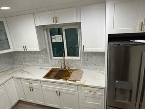 1616 E Harding St in Long Beach, CA - Building Photo - Building Photo