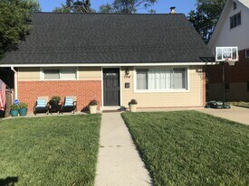 108 N Gladden St in Alexandria, VA - Building Photo