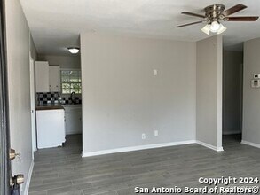 7507 Buckboard St in San Antonio, TX - Building Photo - Building Photo