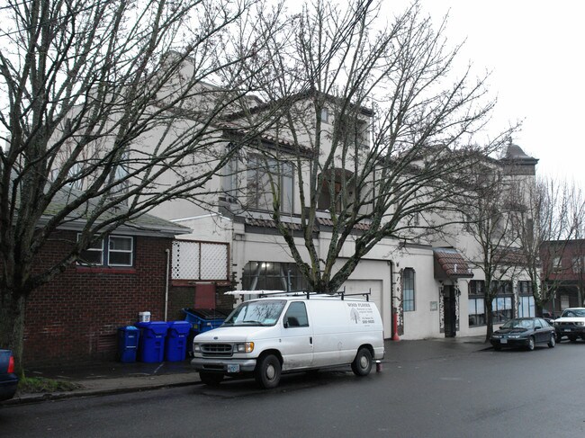 1901-1915 NW 26th Ave in Portland, OR - Building Photo - Building Photo
