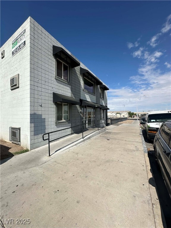 property at 223 N 9th St