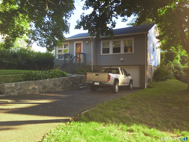 property at 25 Rena Pl