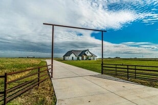 501 E Cemetery Rd in Canyon, TX - Building Photo