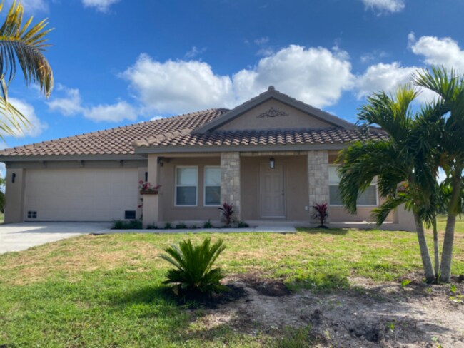 17314 Cape Horn Blvd in Punta Gorda, FL - Building Photo - Building Photo