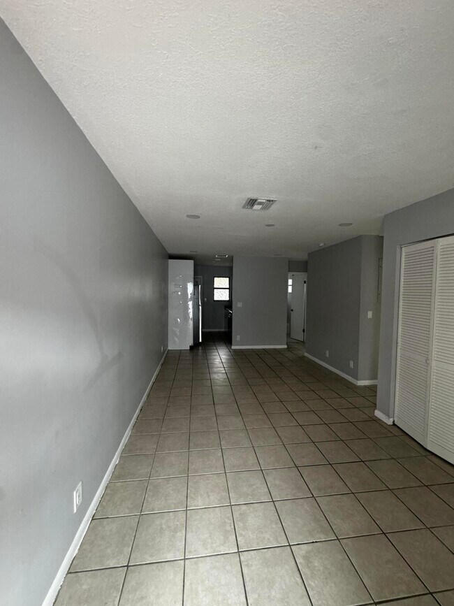 518 Avenue I in Riviera Beach, FL - Building Photo - Building Photo