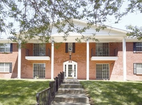 Colonial Crest Apartments in Muncie, IN - Building Photo