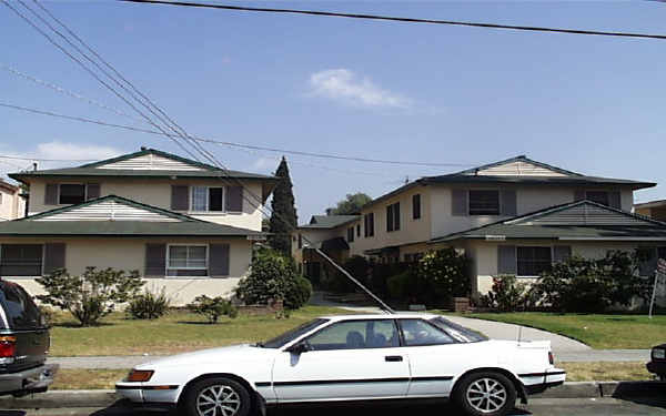 14147-14149 Vanowen St in Van Nuys, CA - Building Photo - Building Photo