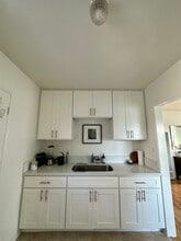 1406 18th St, Unit 1406 18th St in Manhattan Beach, CA - Building Photo - Building Photo