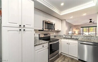 5255 Coronado Pkwy in Cape Coral, FL - Building Photo - Building Photo