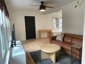 3209 Atwood Ave in Madison, WI - Foto de edificio - Building Photo