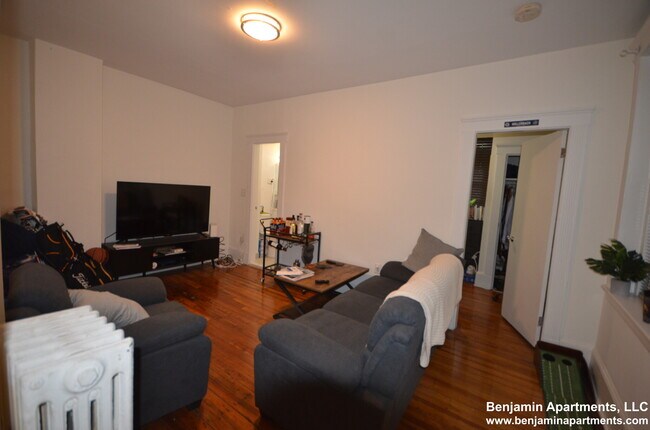 43 Joy St, Unit 1 in Boston, MA - Building Photo - Building Photo