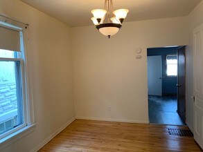 3285 S Delaware Ave, Unit Lower in Milwaukee, WI - Building Photo - Building Photo